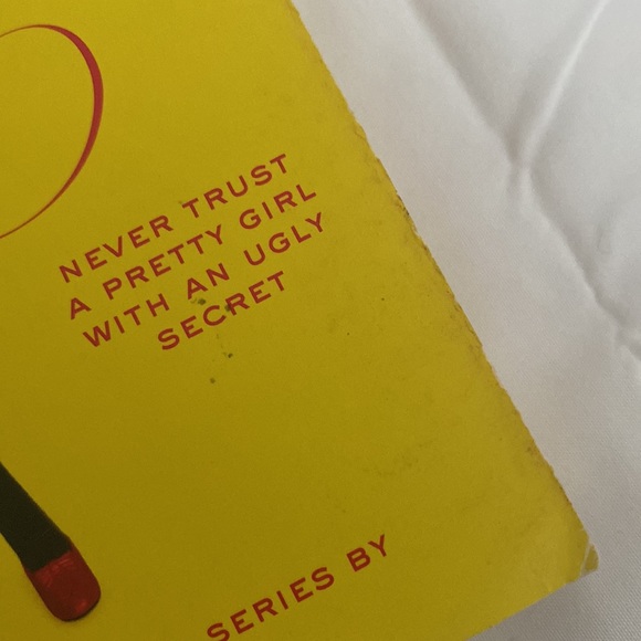 Pretty Little Liars - Picture 4 of 6